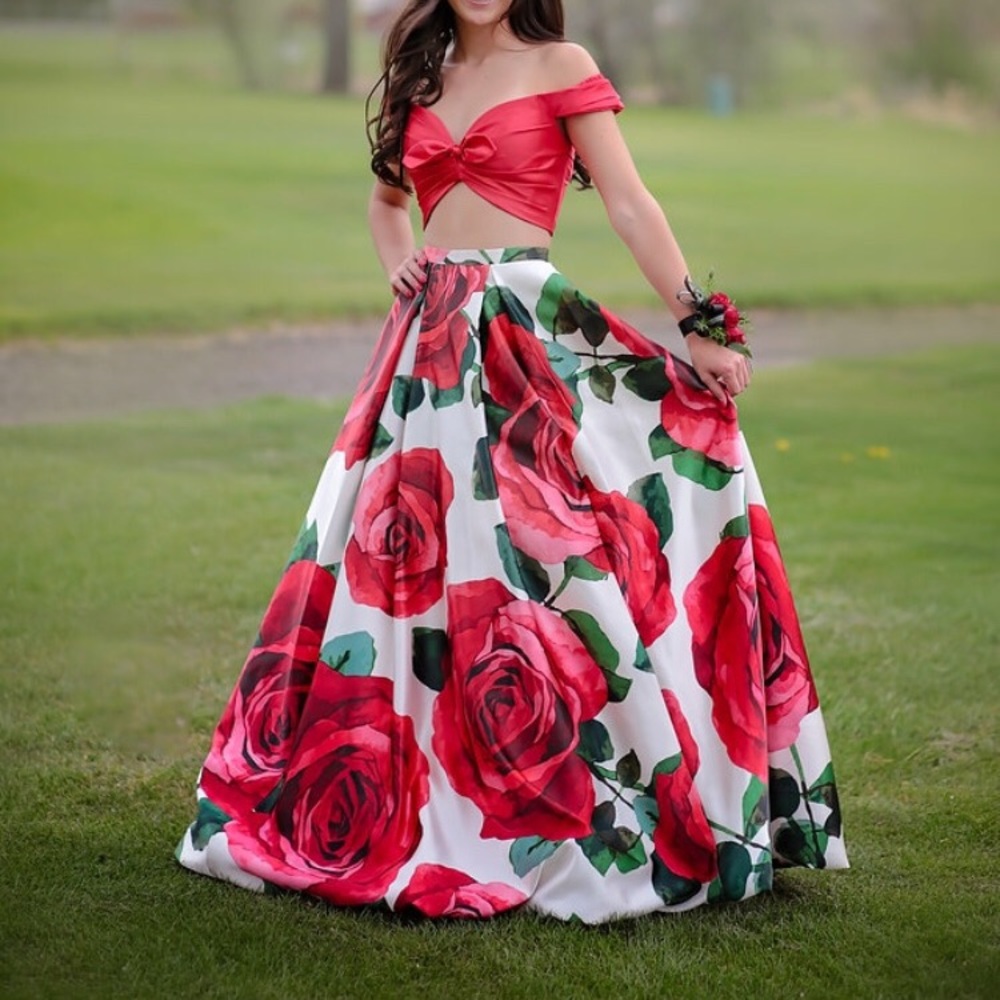 Sherri Hill size 2 prom dress